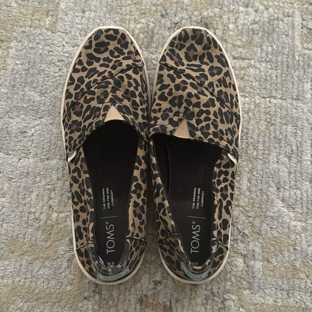 Toms l Leopard print l Slide ons l Women 8